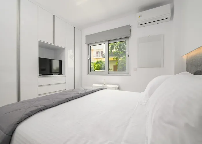 Aetherius Executive 5 Min To بلدة كوس