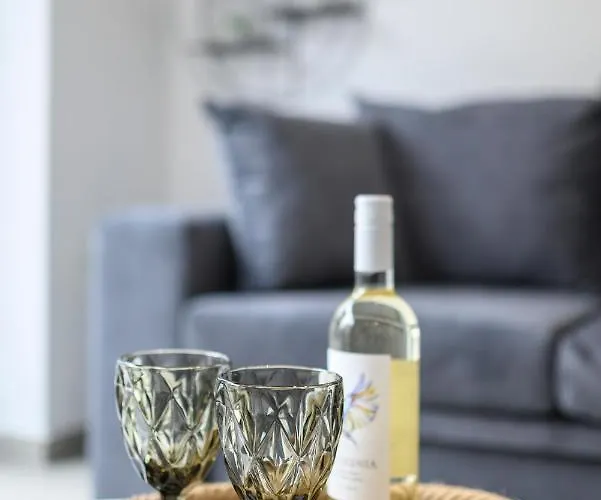 Aetherius Executive 5 Min To * بلدة كوس