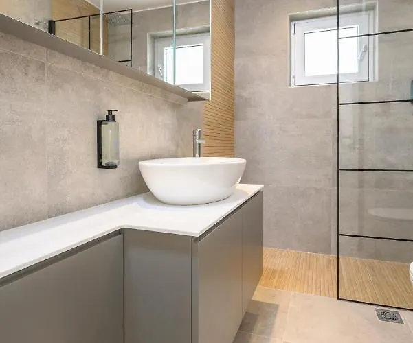 Aetherius Executive 5 Min To Apartman *